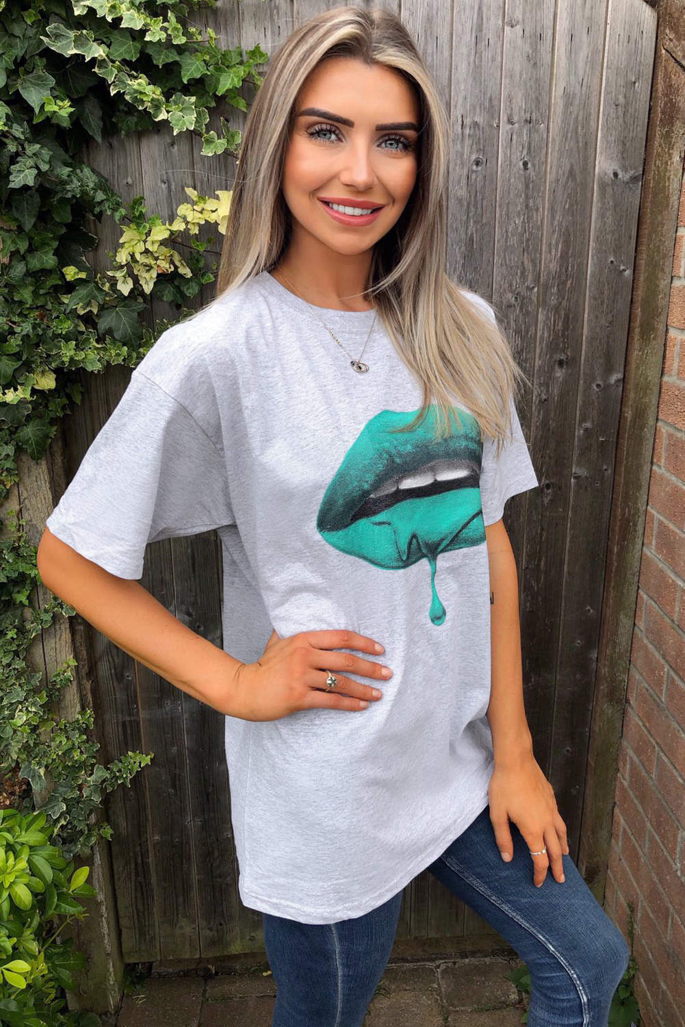 Grey Green Lips T-Shirt - Swimclubus