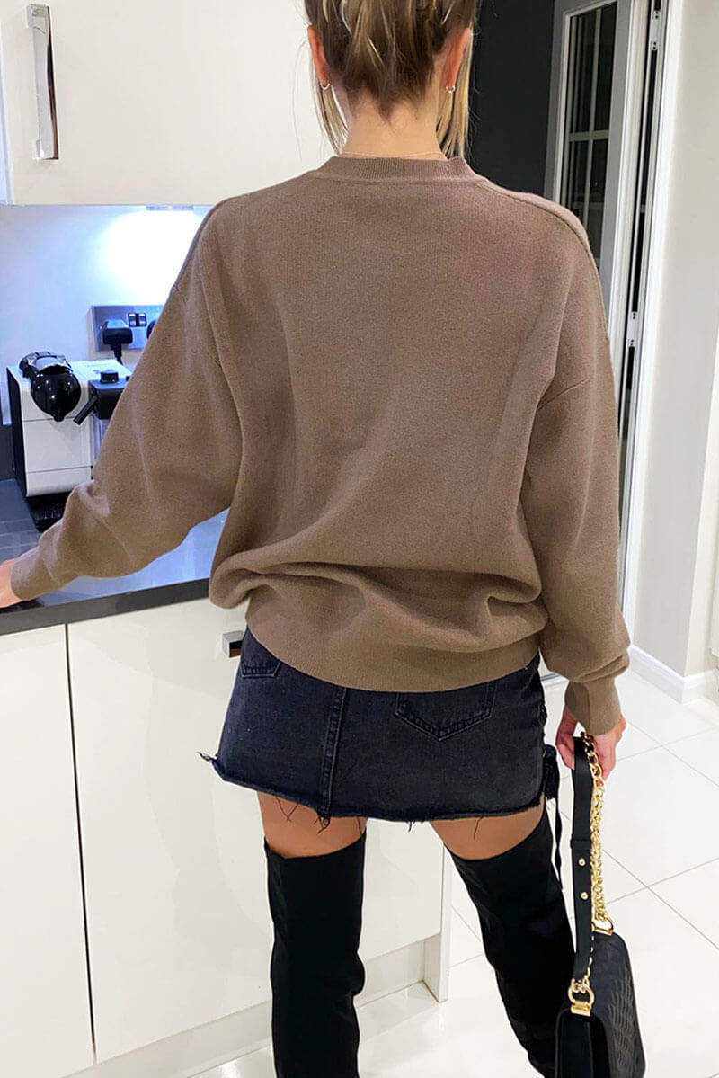 Camel V Slogan Knitted Jumper - Swimclubus